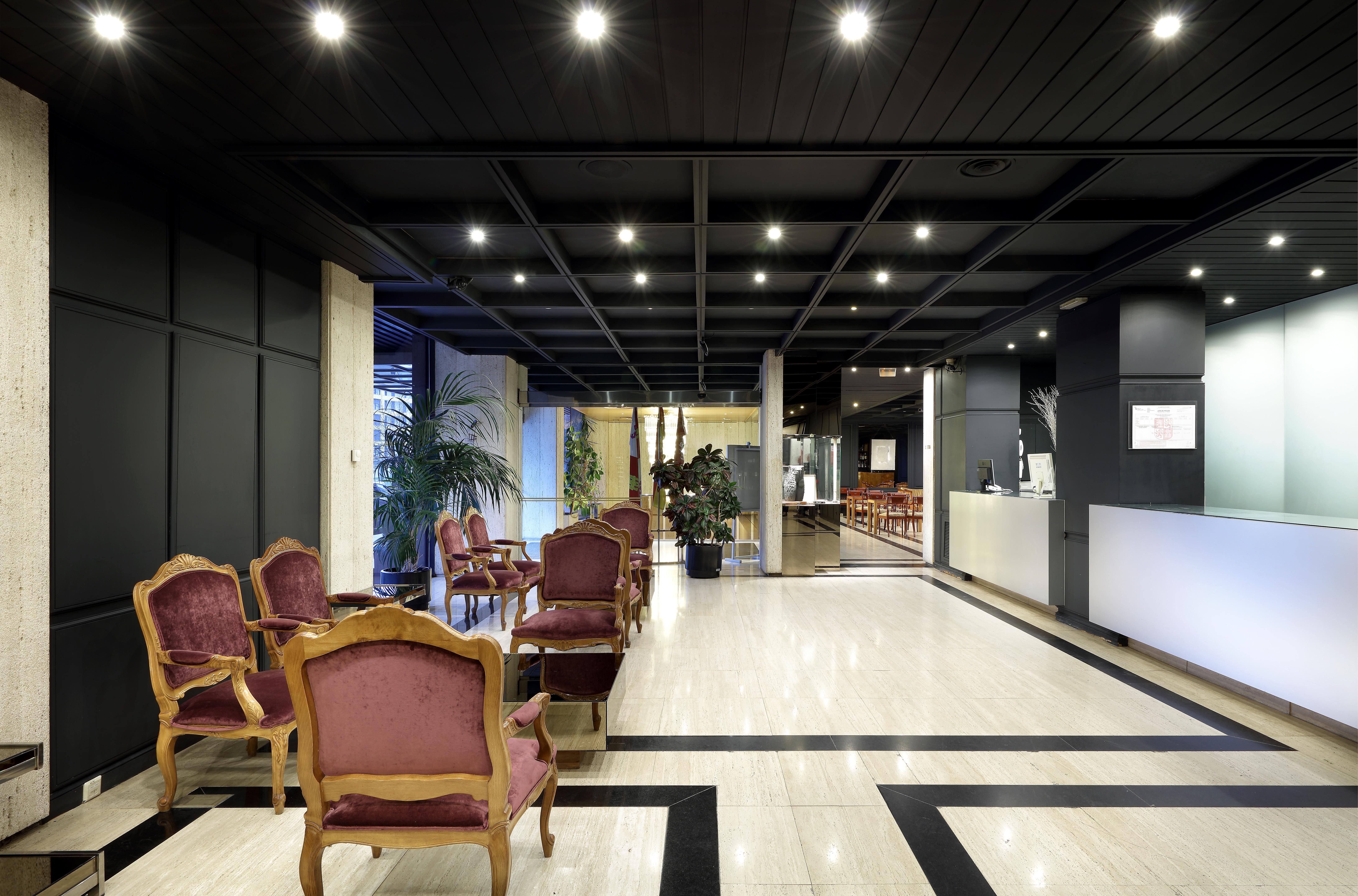 Crisol Puerta De Burgos Hotel Exterior photo