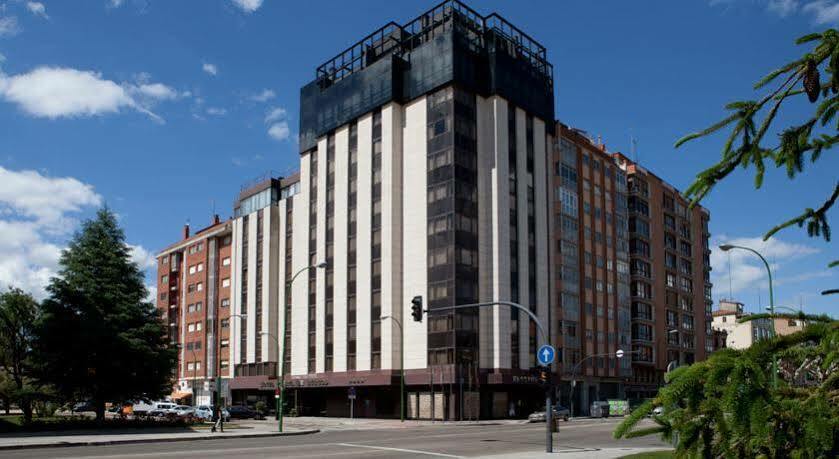 Crisol Puerta De Burgos Hotel Exterior photo